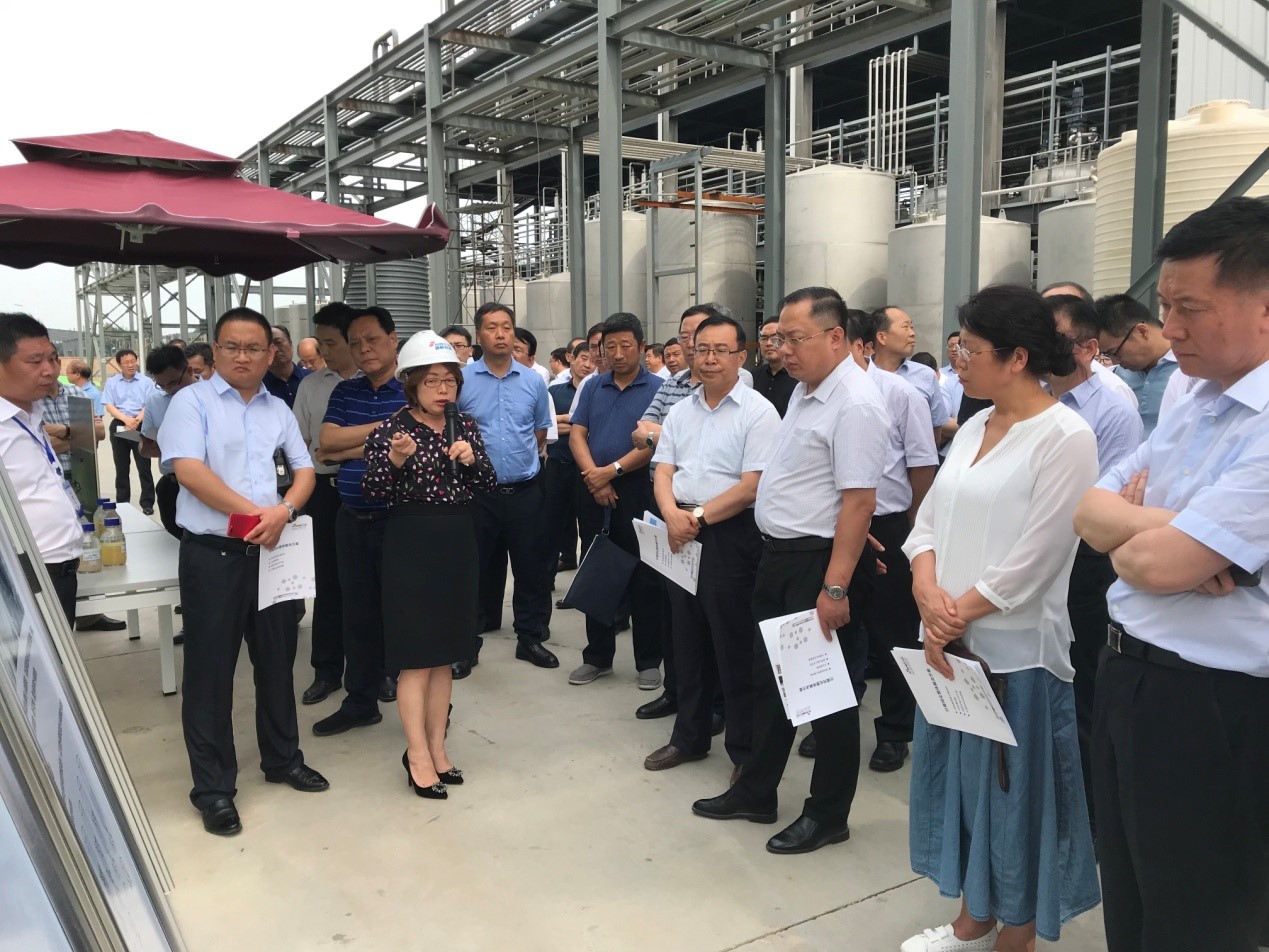 刘国中省长一行观摩蒲城yp街机电子科技建设项目