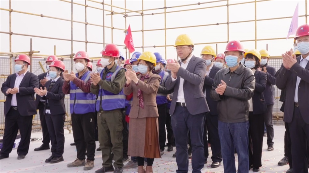 热烈：貀p街机电子科技高新二期大楼封顶仪式圆满完成