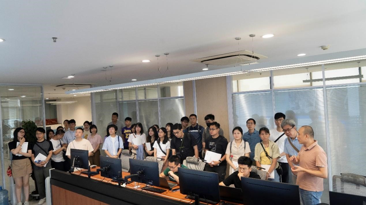 澳门历史教师国情研修班莅临yp街机电子科技参观考察